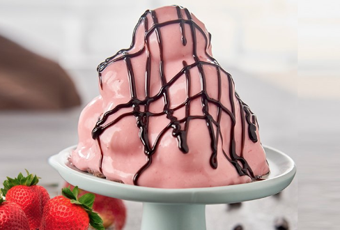 Çilekli Profiterol Pasta